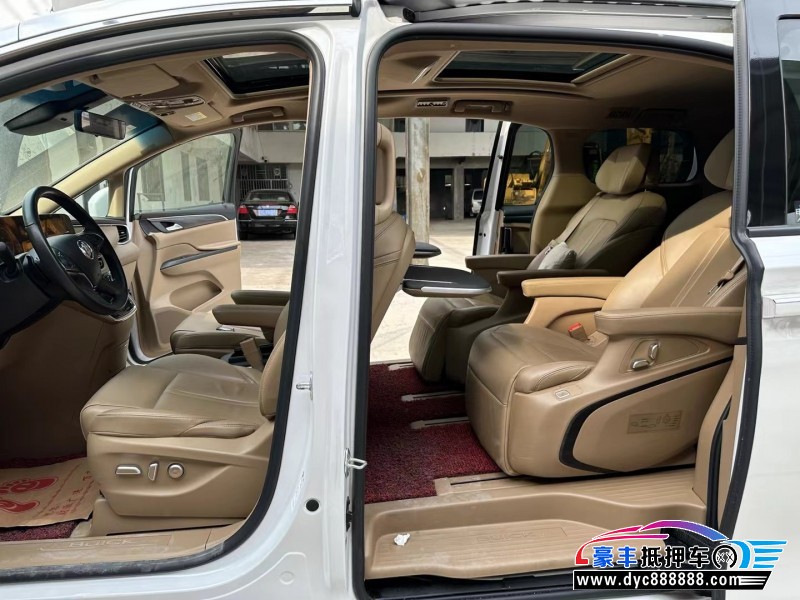 21年别克GL8轿车抵押车出售