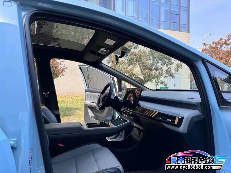 22年埃安Y70轿车抵押车出售