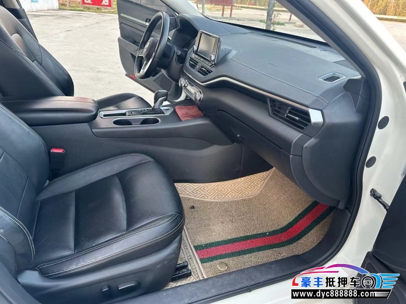 19年日产天籁轿车抵押车出售