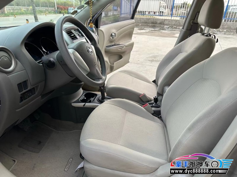 14年日产阳光轿车抵押车出售