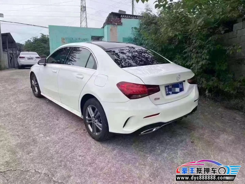 23年奔驰A轿车抵押车出售