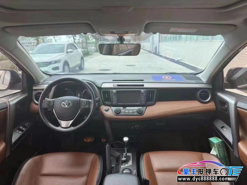 17年丰田RAV4轿车抵押车出售