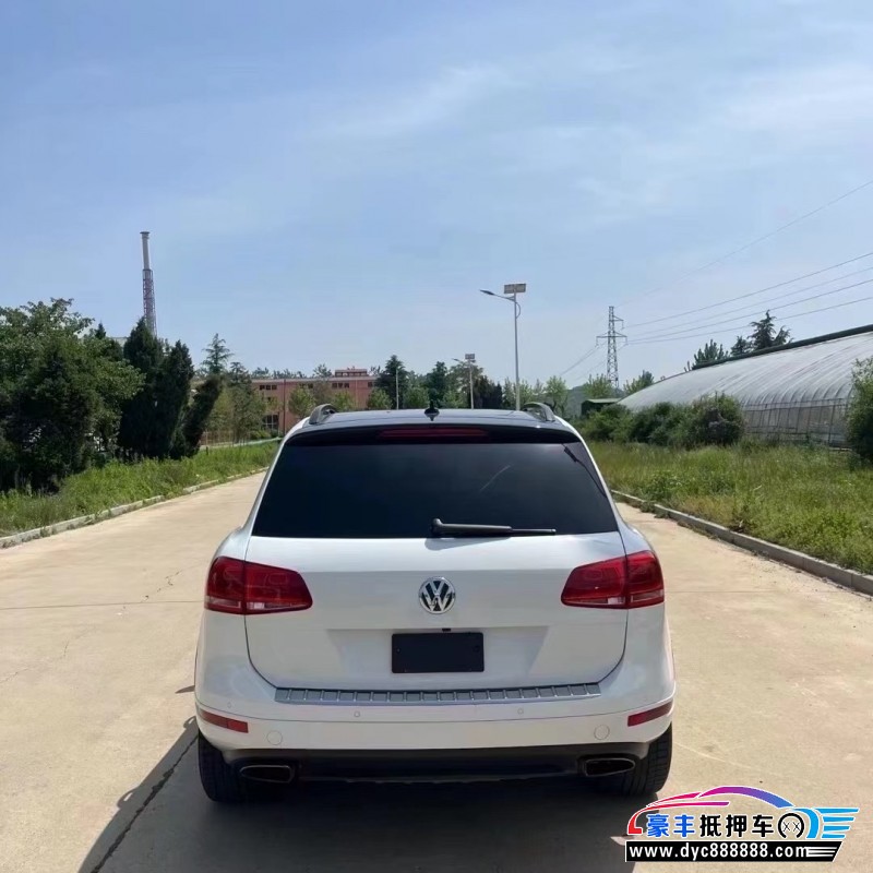 14年大众途锐轿车抵押车出售