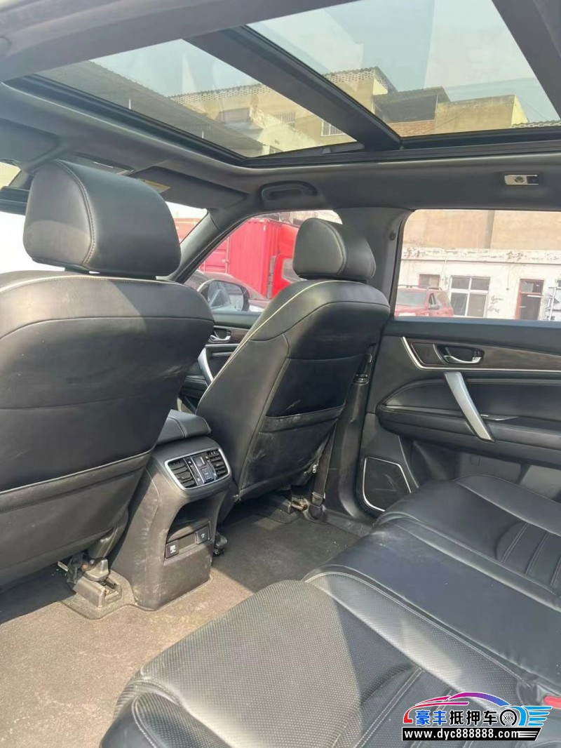 17年本田UR-V轿车抵押车出售