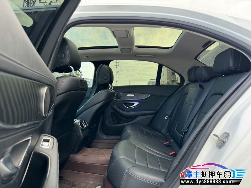 17年奔驰C轿车抵押车出售