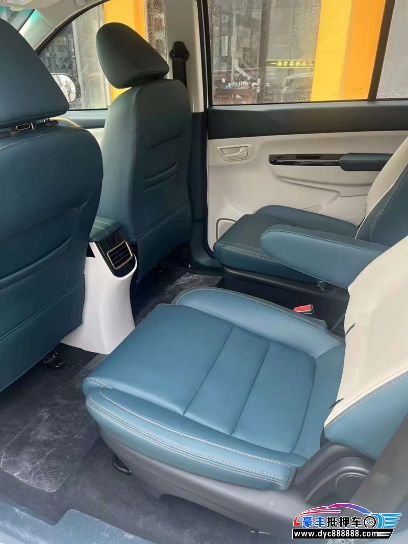 24年SWM斯威汽车G01轿车抵押车出售