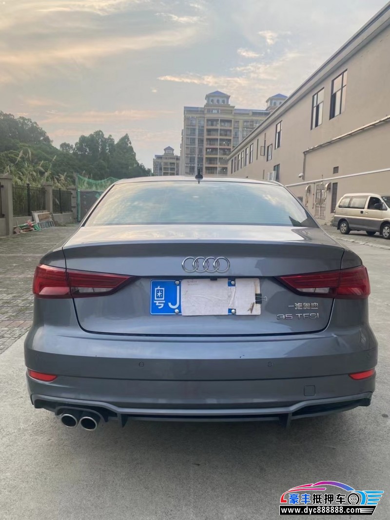 20年奥迪A3轿车抵押车出售