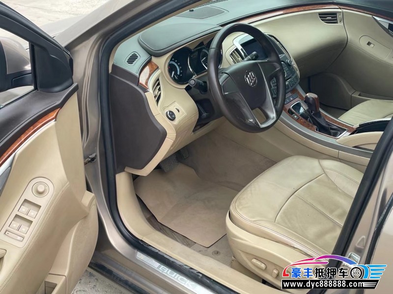 10年别克君越轿车抵押车出售