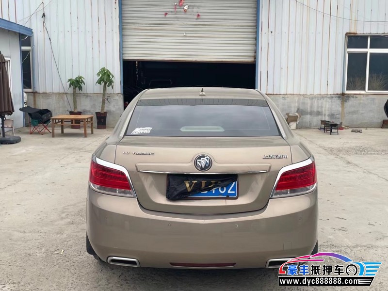 10年别克君越轿车抵押车出售