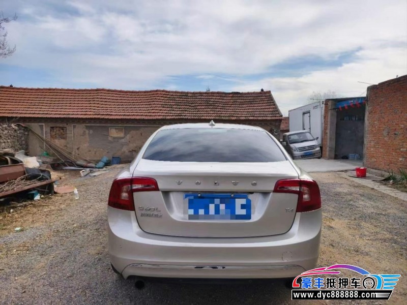 17年沃尔沃S60轿车抵押车出售