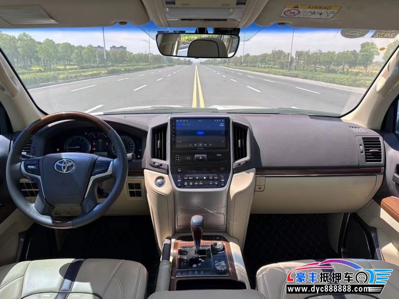 18年丰田兰德酷路泽（陆巡）轿车抵押车出售