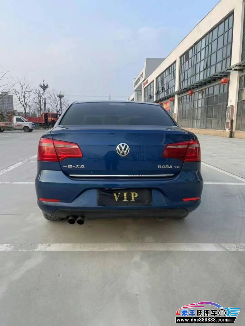 13年大众宝来轿车抵押车出售