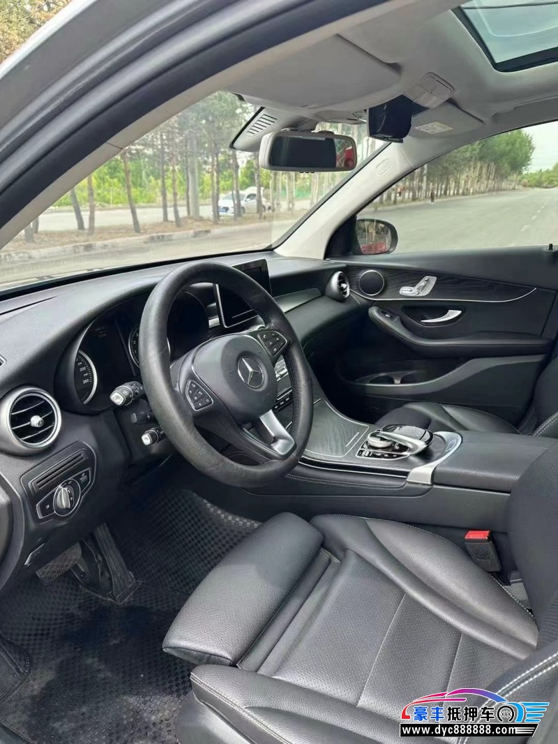 20年奔驰GLC轿车抵押车出售