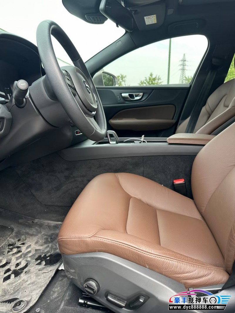 22年沃尔沃S60轿车抵押车出售