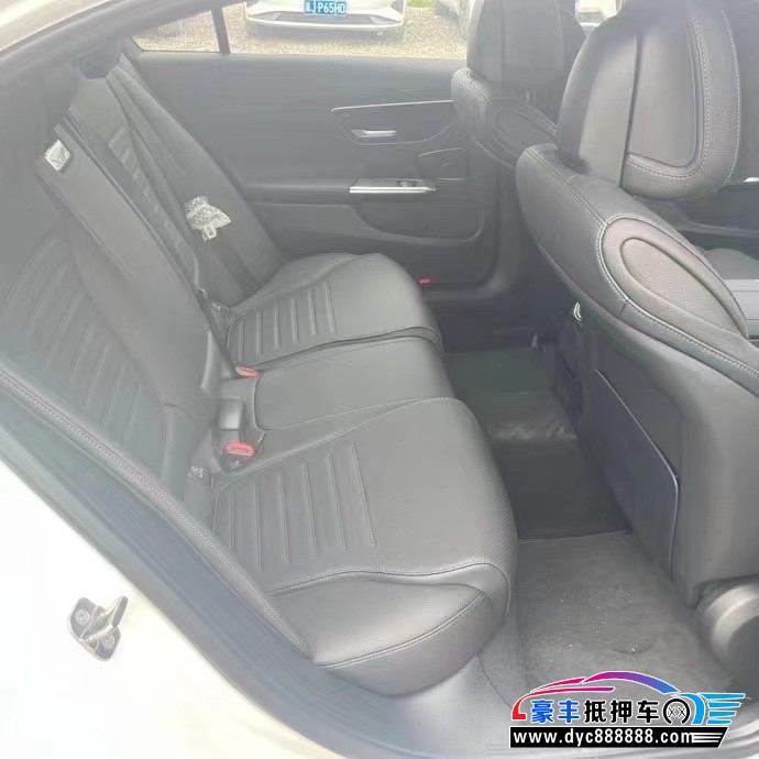 24年奔驰C轿车抵押车出售