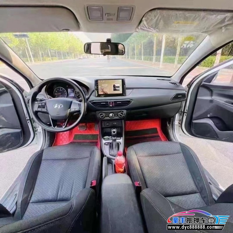 20年现代悦动轿车抵押车出售