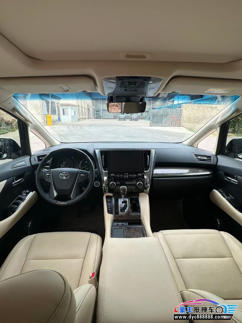 23年丰田埃尔法轿车抵押车出售