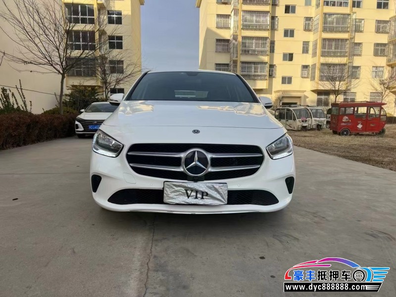 20年奔驰B级轿车抵押车出售