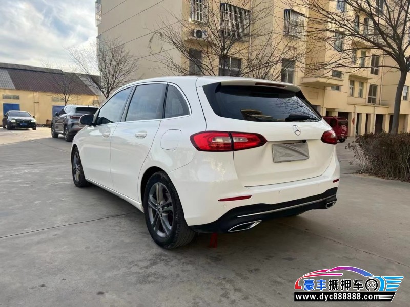 20年奔驰B级轿车抵押车出售