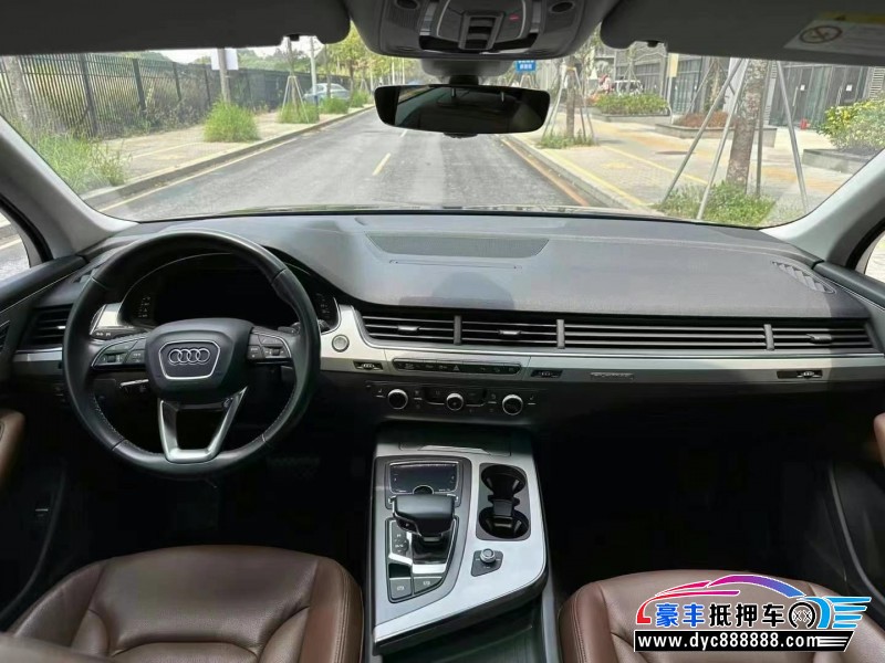 18年奥迪Q7轿车抵押车出售