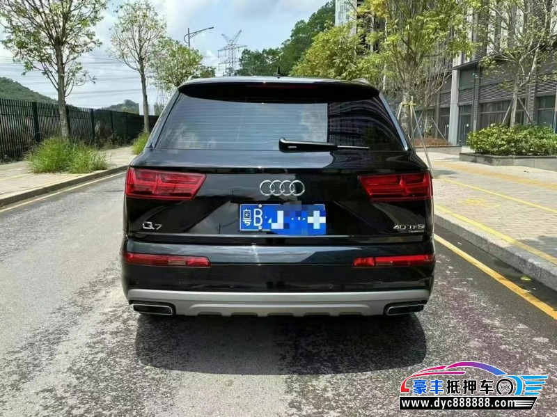 18年奥迪Q7轿车抵押车出售