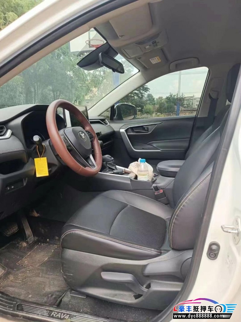 21年丰田RAV4轿车抵押车出售