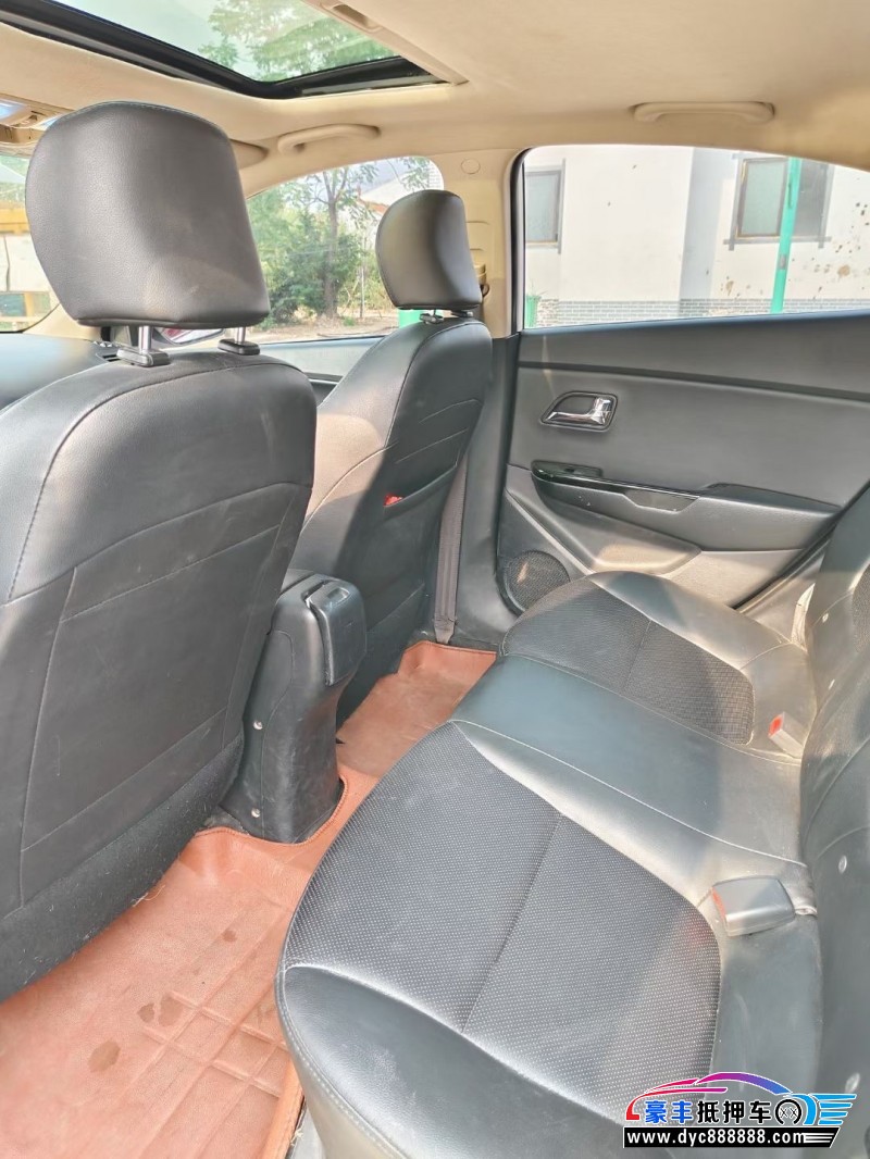 14年起亚K2轿车抵押车出售