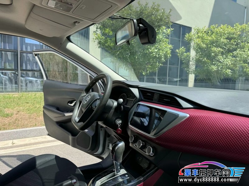 18年日产蓝鸟轿车抵押车出售