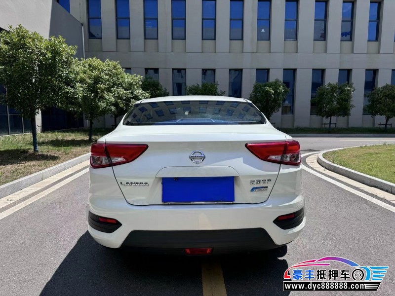 18年日产蓝鸟轿车抵押车出售