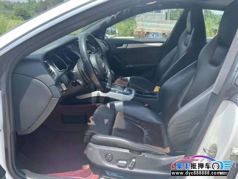 14年奥迪S5轿车抵押车出售