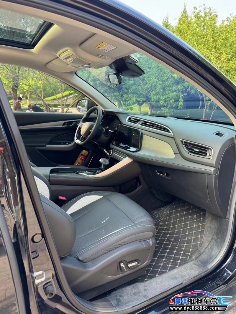 21年东风风神AX7轿车抵押车出售