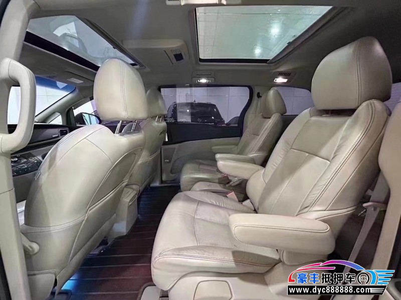 15年别克GL8轿车抵押车出售