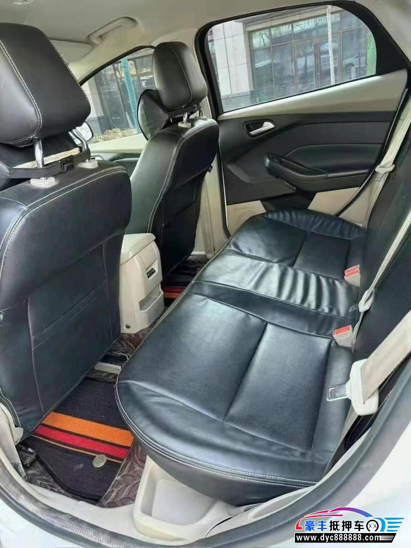 17年福特福克斯轿车抵押车出售