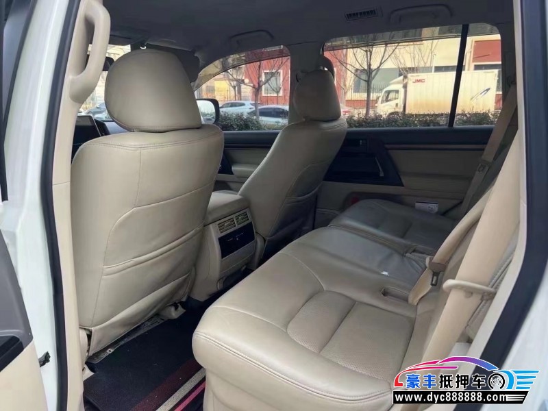 20年丰田兰德酷路泽(陆巡)轿车抵押车出售