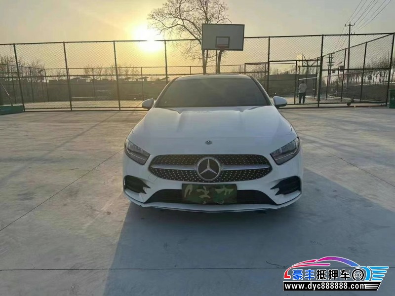 19年奔驰A轿车抵押车出售