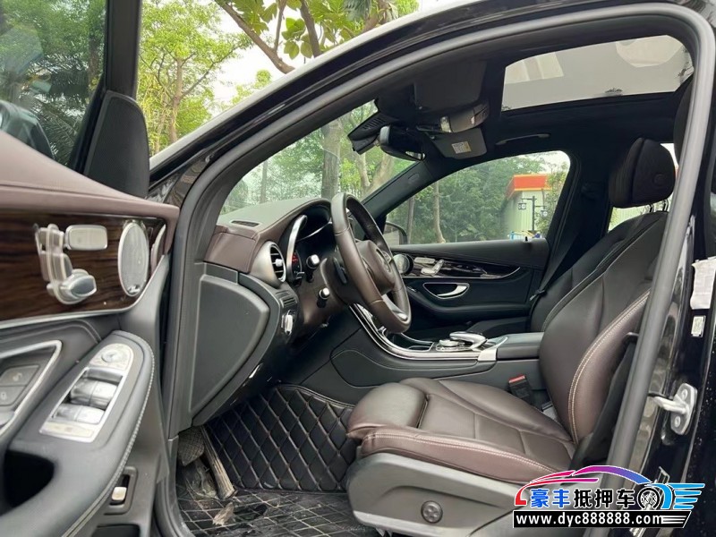 19年奔驰GLC轿车抵押车出售