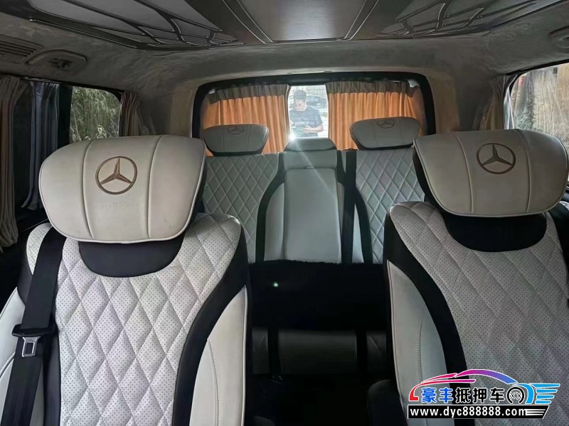 22年奔驰威霆轿车抵押车出售