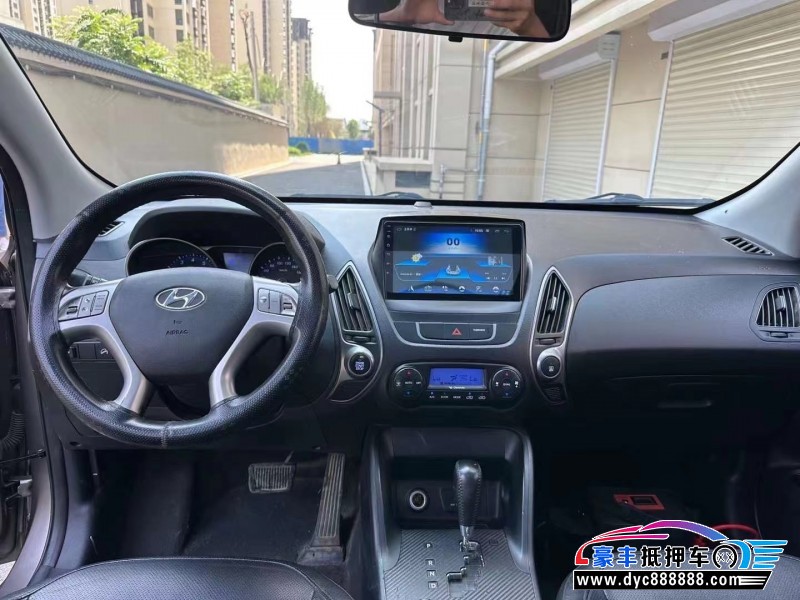 15年现代ix35轿车抵押车出售