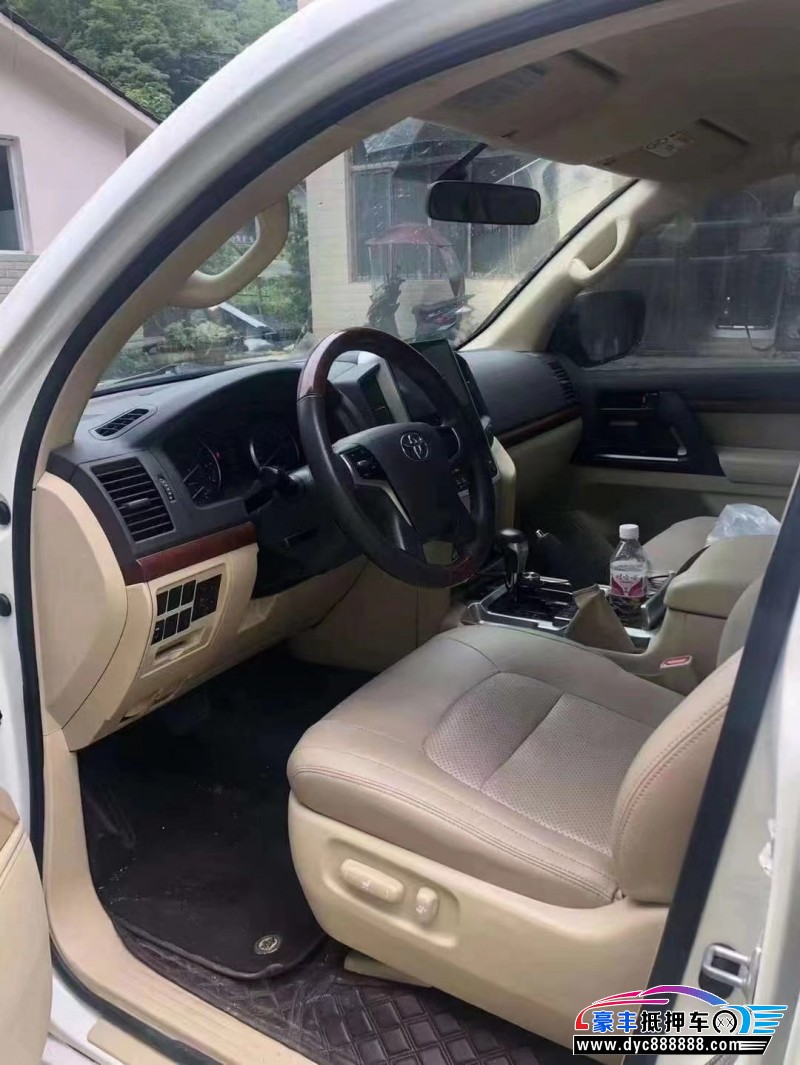 16年丰田兰德酷路泽（陆巡）轿车抵押车出售