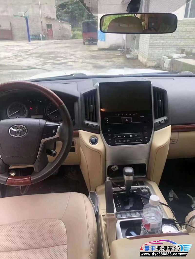 16年丰田兰德酷路泽（陆巡）轿车抵押车出售