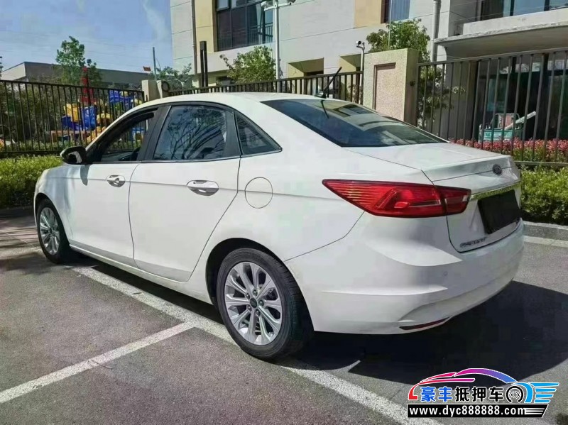 18年福特福睿斯轿车抵押车出售