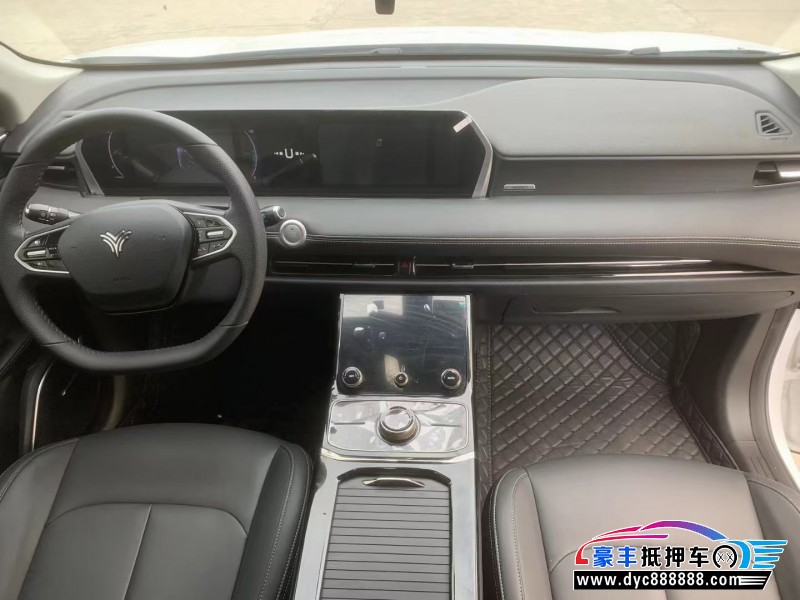 23年哪吒USUV抵押车出售