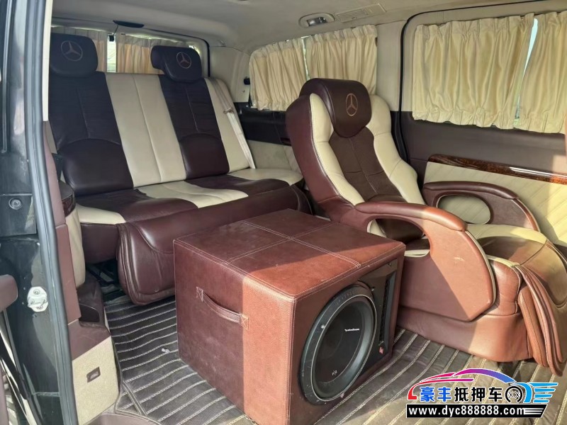 14年奔驰唯雅诺轿车抵押车出售