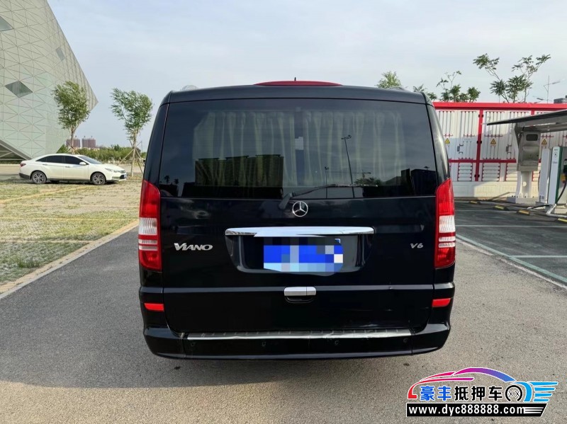 14年奔驰唯雅诺轿车抵押车出售