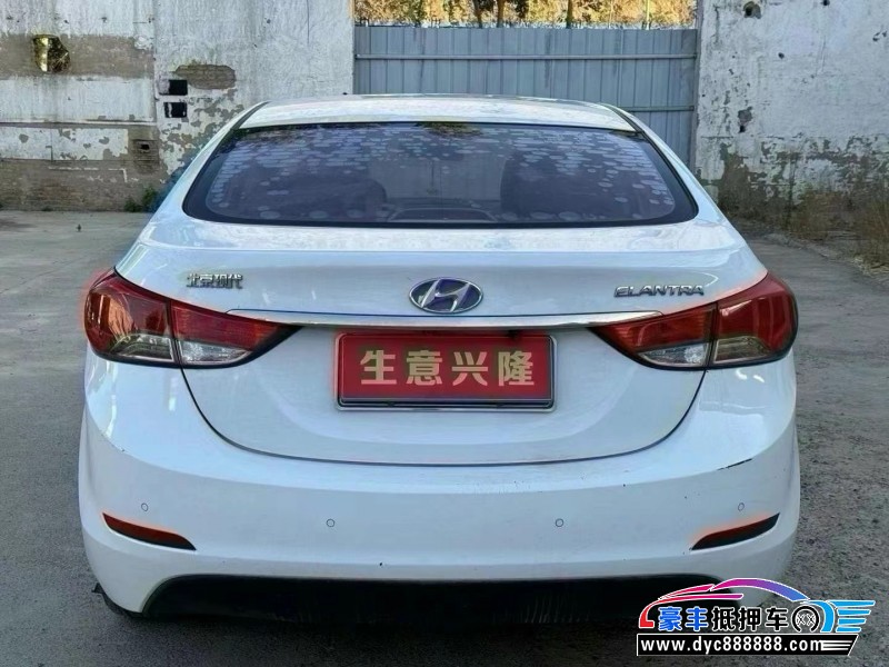 15年现代朗动轿车抵押车出售