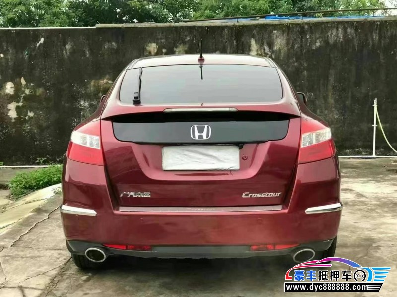 13年本田歌诗图轿车抵押车出售