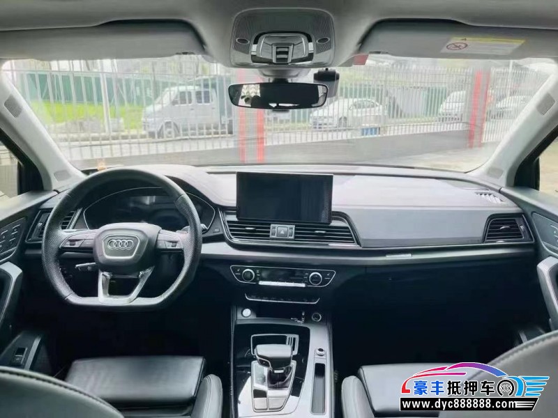 21年奥迪Q5轿车抵押车出售