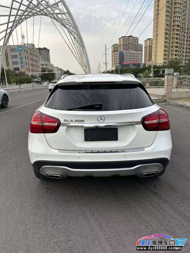 18年奔驰GLA轿车抵押车出售