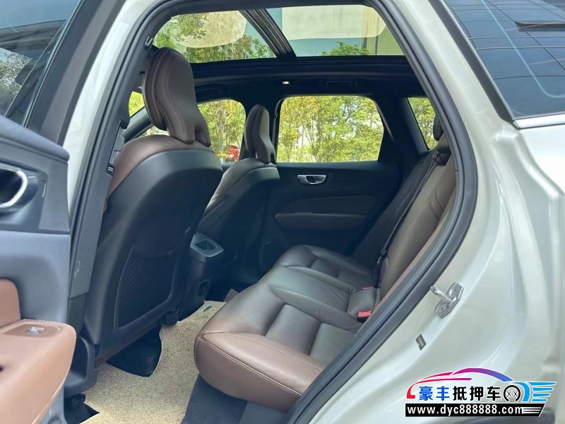 22年沃尔沃XC60轿车抵押车出售