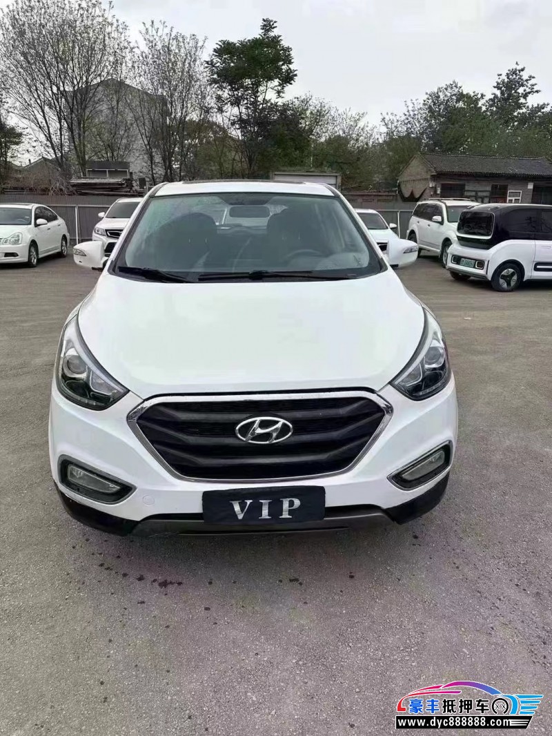 17年现代ix35轿车抵押车出售